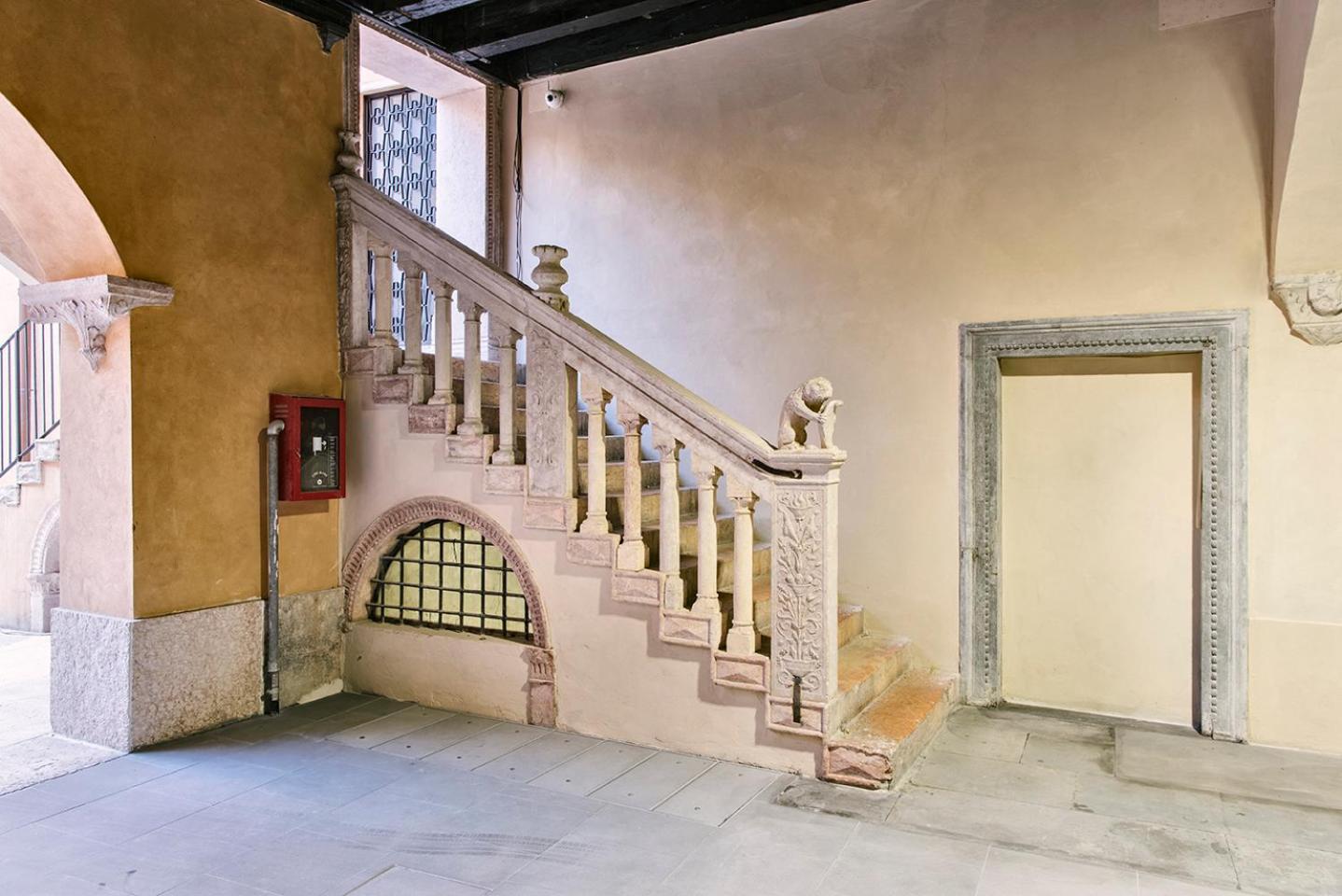 Palazzo Confalonieri Da Lisca Vérone Extérieur photo