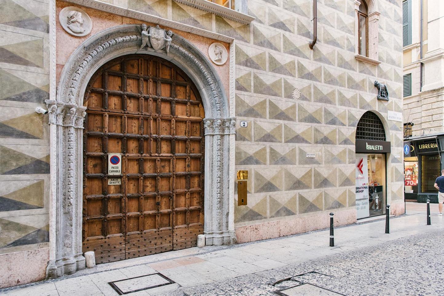 Palazzo Confalonieri Da Lisca Vérone Extérieur photo