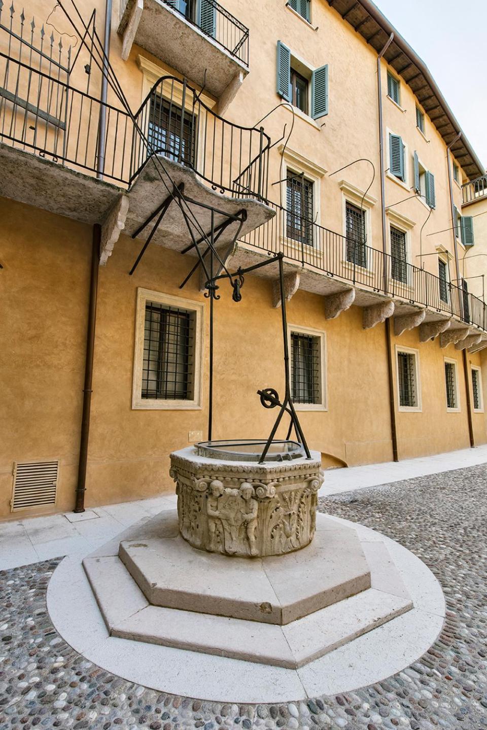 Palazzo Confalonieri Da Lisca Vérone Extérieur photo
